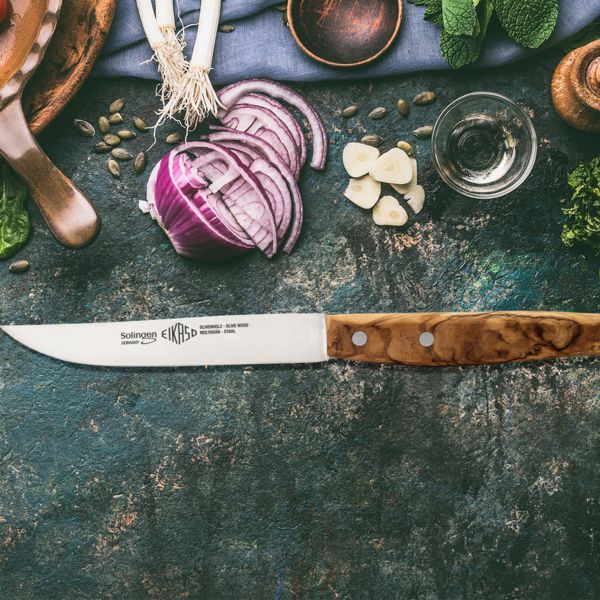 Hochwertiges Eikaso Steakmesser mit elegantem Holzgriff für perfekten Schnitt und langanhaltende Schärfe